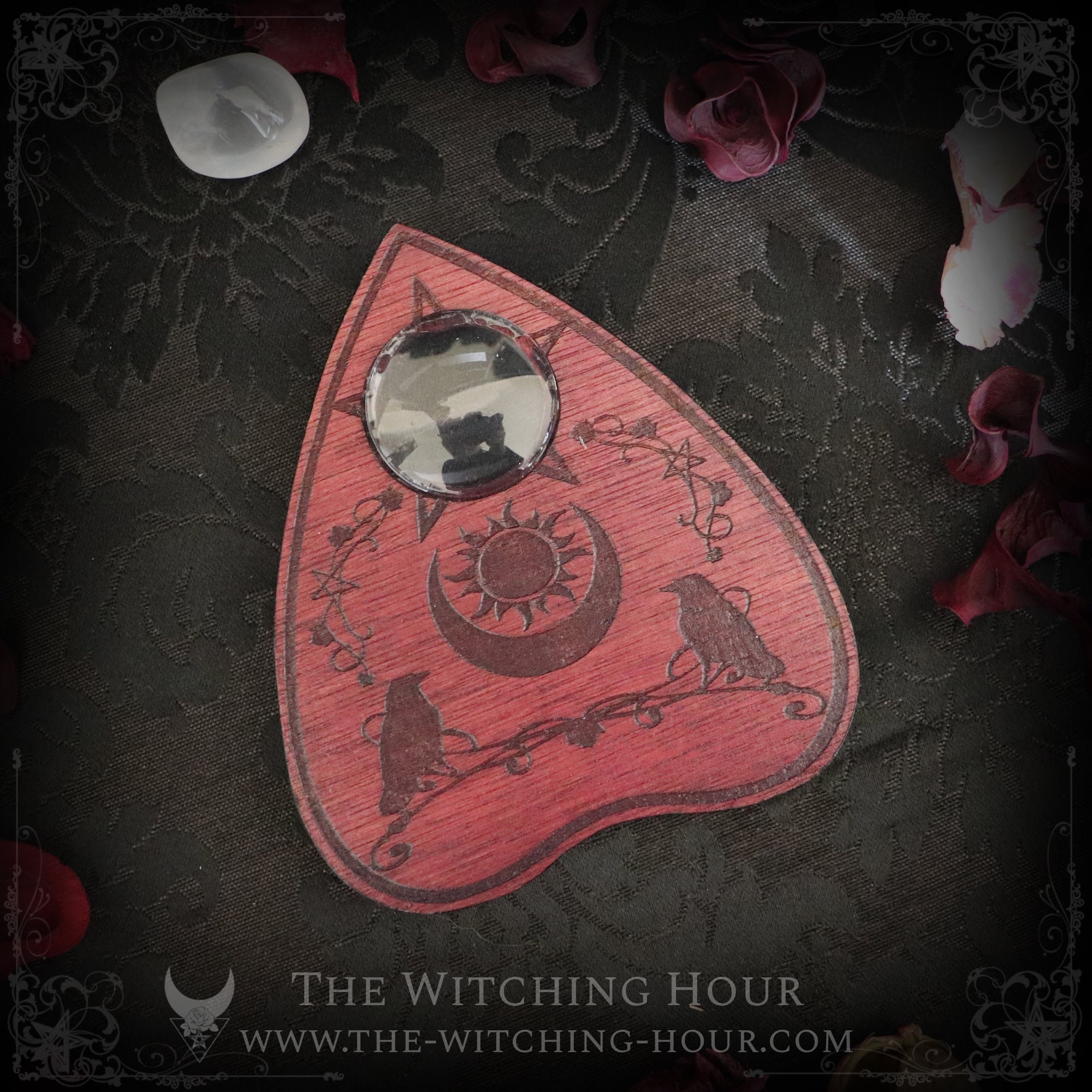 Wooden ouija planchette, engraved with ravens and painted in dark red, spiritualism practice, to use with a spirit board