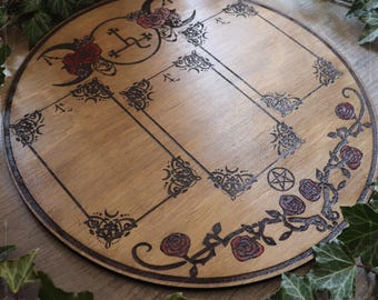 Sigil of Lilith tarot reading board with roses, for tarot and oracle cards, handmade with engraved wood, divination tool, esotericism