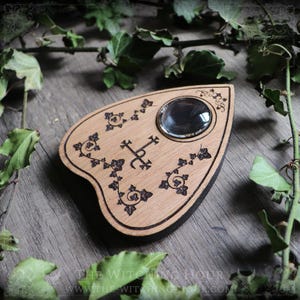 Pointeur ouija avec sigil de Lilith, goutte en bois gravé outil pour le spiritisme ou décoration ésotérique, arts occultes et divination, planche à esprit