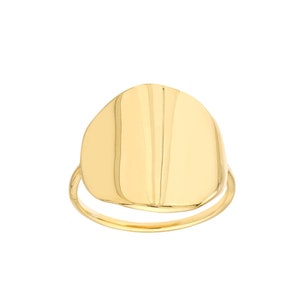 Engravable Round Ring 14K Solid Gold Disc Ring Women, Large Statement Ring, Unique Geometric Ring