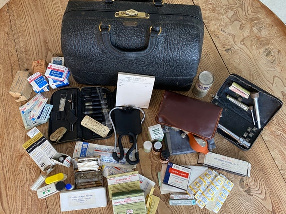 1940s 50s Emdee Leather Doctor s Bag With Plethora Medical Equipment Contents Once Owned by Brockton MA Surgeon Etsy Canada