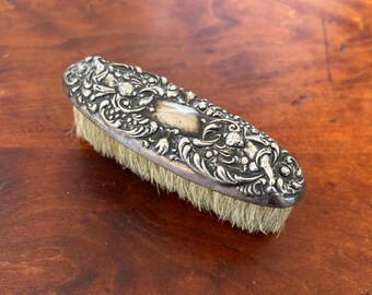 1900 ART NOUVEAU STERLING SILVER CHERUB Vanity Clothing Brush Art Nouveau 1902-1903 B main image 2