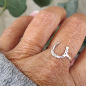 HORSESHOE Ring&gt;925 Sterling Silver Hammered Horseshoe Ring,Lucky Horseshoe ring,Equestrian,Horses,Horseshoe jewelry,925 rings,sterling
