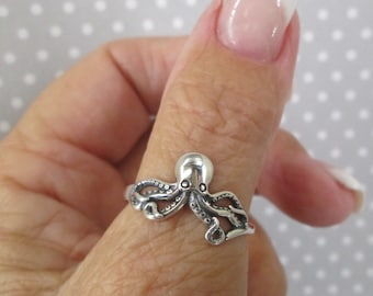 OCTOPUS Ring&gt;Sterling Silver Octopus Ring,Octopi,925 Octopus ring,Tentacles,Octopus Arms,Silver Octopus ring,Sterling Silver Ring,925