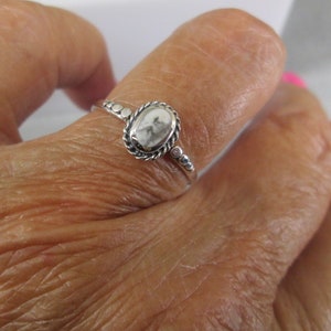 Anillo de turquesa búfalo blanco > Anillo de búfalo blanco de plata de ley 925, delicado anillo de búfalo blanco, anillo del suroeste, pequeño anillo de turquesa blanca 925
