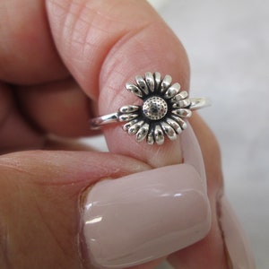 Sterling Daisy Flower Ring&gt;Silver Daisy Ring,He Loves Me ring,925 sterling Flower ring,925 Flower ring,Flower petal ring,Non Tarnish ring