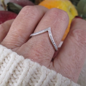 Dainty V Shaped Sterling Ring>Simulated Diamond Stackable ring>925 Statement ring,925 Sterling V Shape ring,Minimalist Pave'ring,Non Tarnish
