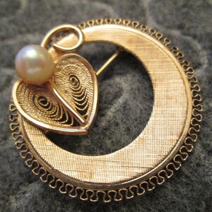 Fabulous 12kt. gold filled Brooch with Cultured Pearl&gt;Gold Pearl Brooch,Pearls,Pearl Pin,12kt.Gold pearl brooch,Vintage gold Pin,Gold Brooch