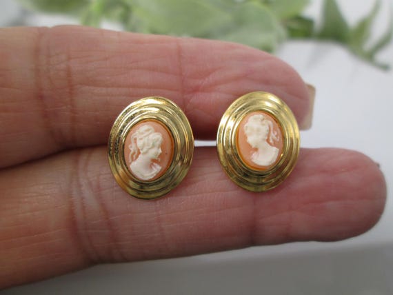 CAMEO Stud Earrings>Pierced Cameo Studs,Gold Cameo Earrings,Small Cameo Studs,Gold Studs,Cameo Jewelry,Vintage Cameo Stud Earrings,NOS