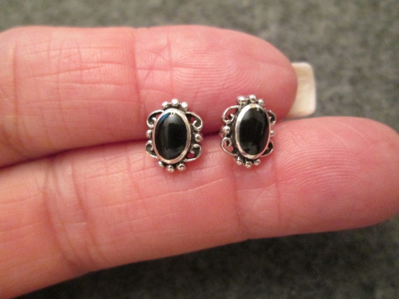 Sterling Black ONYX Stud Earrings>925 Silver Bali Onyx Earrings>925 Black Onyx Earrings,Onyx Studs,Dainty 925 Onyx Studs,Minimalist Studs