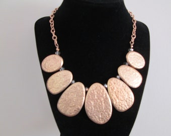Gold Medallion Necklace>Chunky Gold Bib necklace,Gold medallion necklace,Vintage gold necklace,Sexy Glold necklace,new old stock