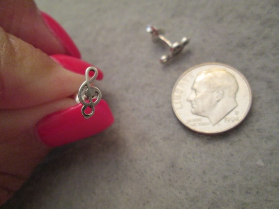 Small Solid 925 Sterling Silver Clef Note Stud Ea… - image 2