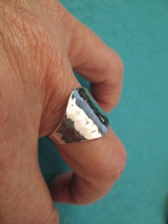 14kt. Hammered Cigar Band Rings>Vintage 1970's, new o… Gem