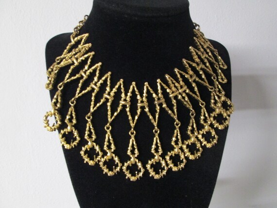 Fabulous Egyptian BIB Necklace with Dangles>Choic… - image 4