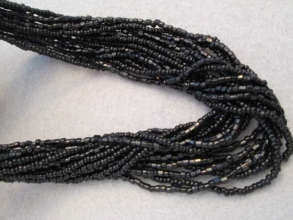 Vintage 1950's Black Beaded 16 Strand Necklace> 1… - image 3