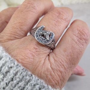 Horseshoe Ring&gt;925 Sterling Silver Horseshoe ring,925 Horse ring,925 Horseshoe ring,Equine ring,Race Horse ring,Sterling Equestrian ring