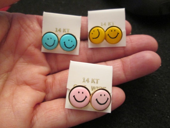 Throwback 70's>Original Authentic Vintage SMILEY FACE stud earrings from the 1970's> Smiley Face Studs>yellow, blue, or pink.... your choice