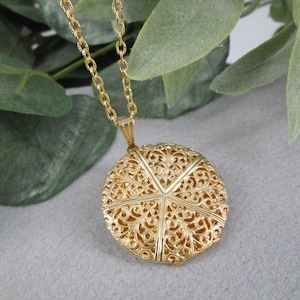 Beautiful Fancy Gold Engravable LOCKET Necklace&gt;24&quot; Gold Chain&gt;Gold Locket,Large Gold locket, Monogram,Initial,Signet,Engrave,Keepsake,Photo