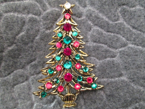 Vintage SIGNED Hollycraft Christmas Tree Pin>Holl… - image 3