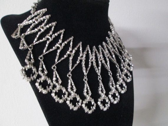 Fabulous Egyptian BIB Necklace with Dangles>Choic… - image 3