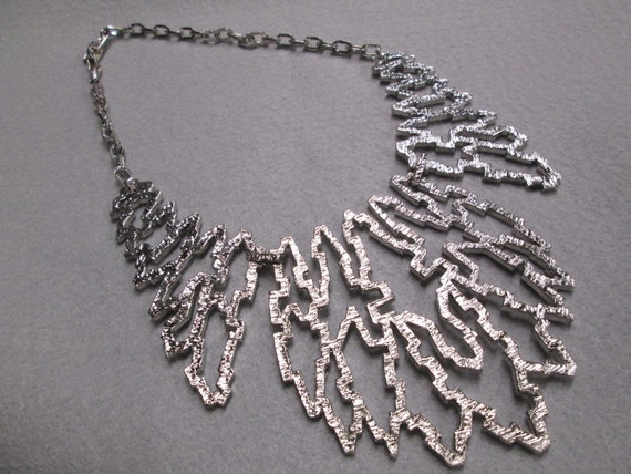 EGYPTIAN Vintage Hard Silver Collar Necklace>Silv… - image 7