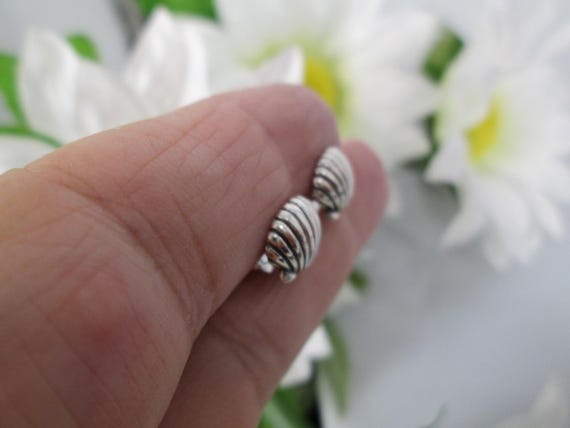 925 SHELL Stud Earrings>Sea Shell Stud earrings,925 Sterling Silver Shell Earring,Silver Sea Shell earrings,Small 925 Sea Shell Earrings View 2