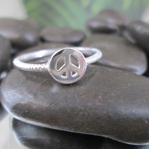 PEACE Ring&gt;925 Sterling Silver&gt;Tiny Peace ring,925 Peace ring,Sterling Peace Sign,Peace jewelry,Dainty 925 ring,Minimalist,1960&#39;s Peace Sign