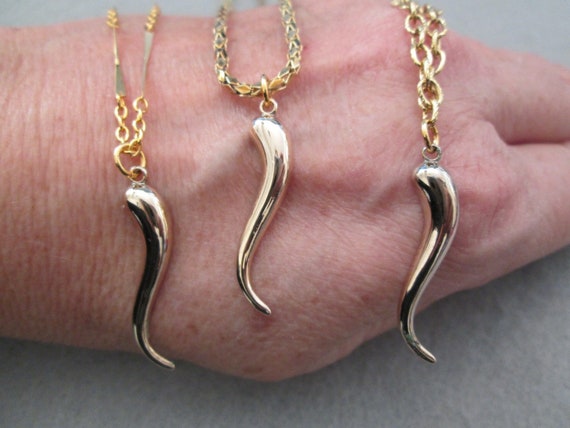 Gold Italian HORN necklace>18" or 24" long chain>… - image 1