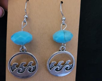 Pendientes de olas reciclados: joyería inspirada en el océano