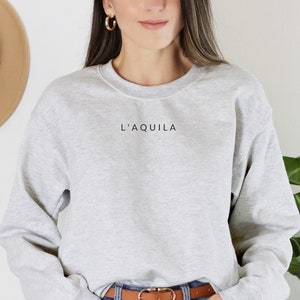 L&#39;Aquila Italia Sweatshirt, Italy Crewneck, Italy Unisex Sweater, Travel Pullover, Plane Outfit, Italian Heritage, Proud Italian, Abruzzo