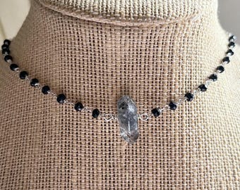 Phantom Quarz Orbit Choker // Schwarzer Diamant