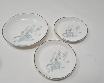 3 x 1980s Royal Doulton 'Moonflower' Pair of Pin Trays and a Larger Dish E008