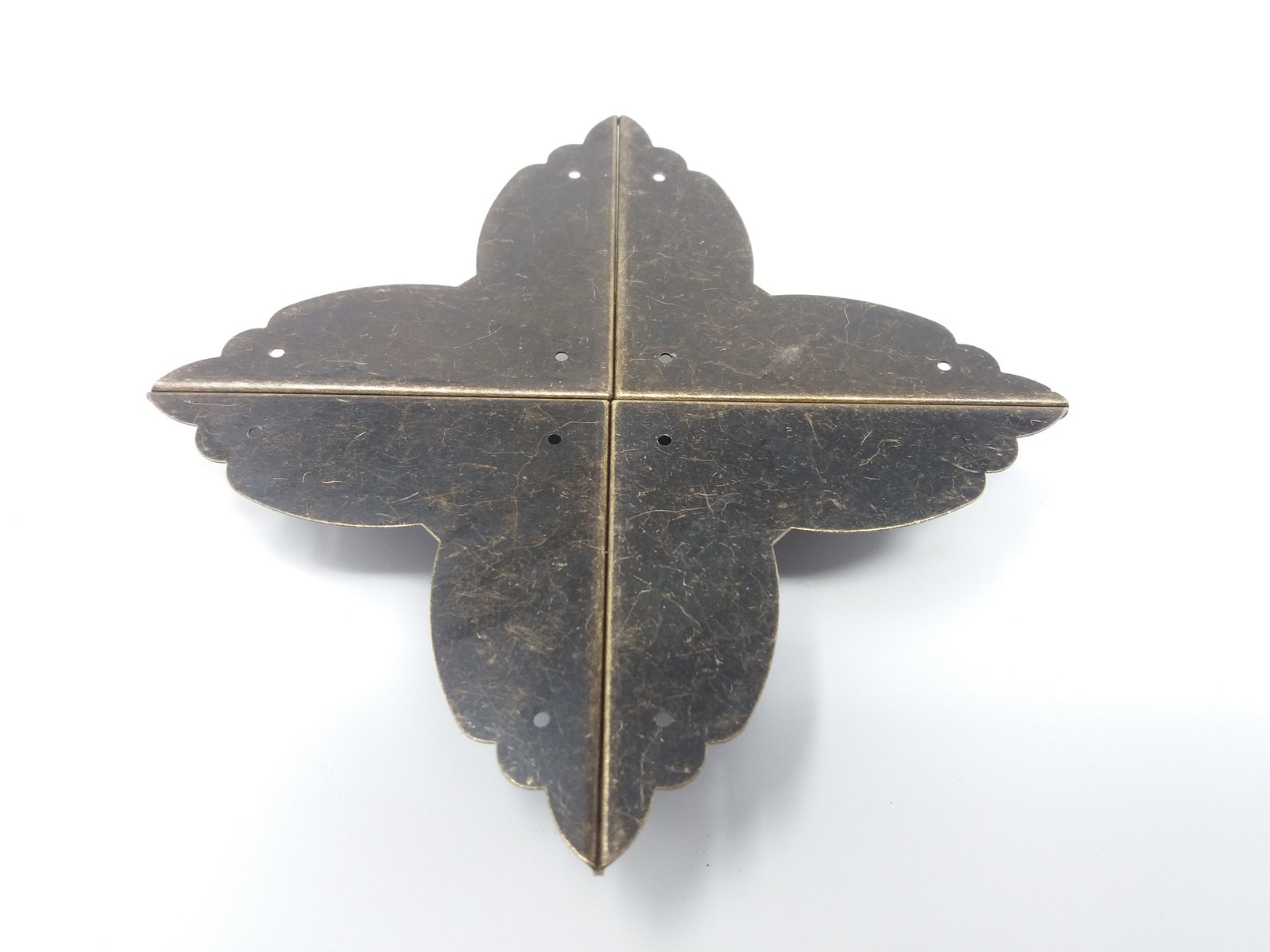 Pack of 4 Metal Case Corners Aged Antique C/w Pins 29mm Over Straight