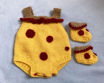 Baby pizza costume, novelty outfit, yellow romper, matching booties, knitted body suit, newborn 0-3 months, unisex photoshoot prop