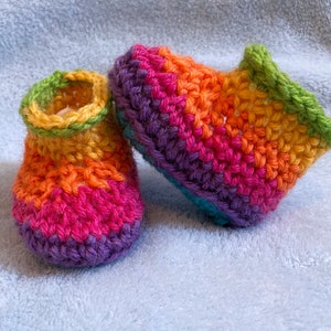 Rainbow baby booties, stripe booty, handmade shoe, newborn shoes, pregnancy gift, crochet sock bootee