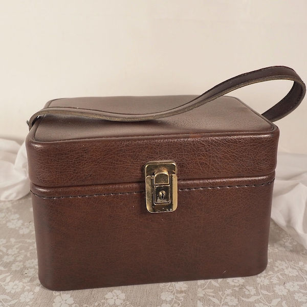 Vintage Französischer Kosmetikkoffer: Verschlusskasten