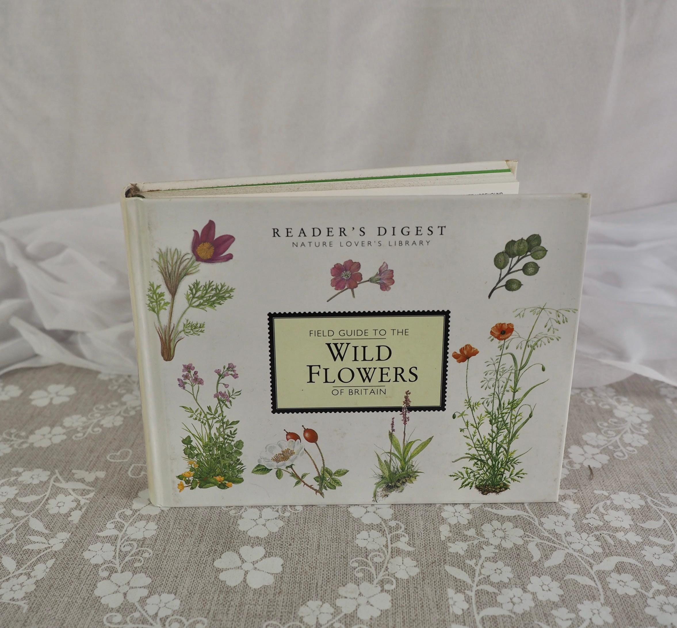 Readers Digest Field Guide - Etsy UK
