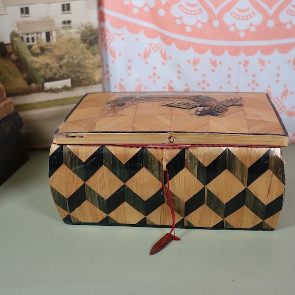 Vintage Sewing Box  Bird Pictured Sewing Box Basket