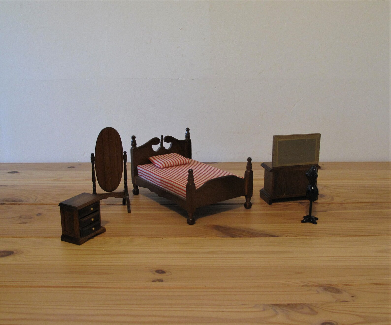 Vintage Dolls House Bedroom Furniture Old Dolls House Bedroom Etsy UK