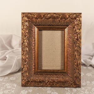 Vintage Gold Coloured Photo Frame: Ornate Picture Frame