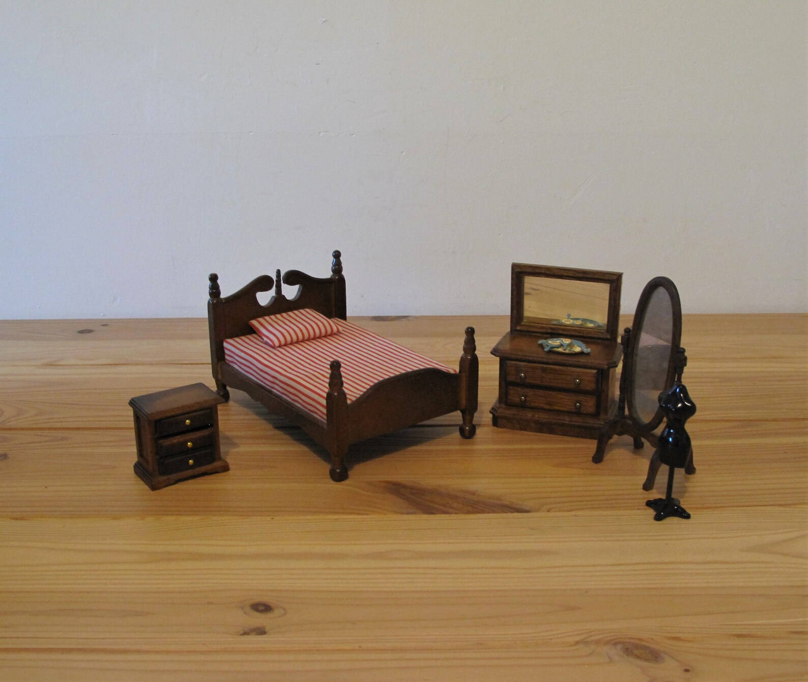 Vintage Dolls House Bedroom Furniture Old Dolls House Bedroom Etsy UK
