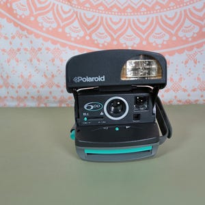 Vintage Polaroid 600 Camera With Box