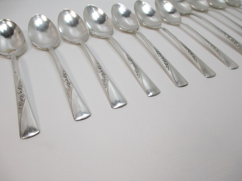 Revelation ll Silverplate 11 Piece Set Teaspoon Soup Spoon Rose Scroll Silver Plate 1953 Vintage International