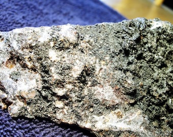 Specularite Hematite Malachite Barium Gold Silver ore minerals specimen from Utah