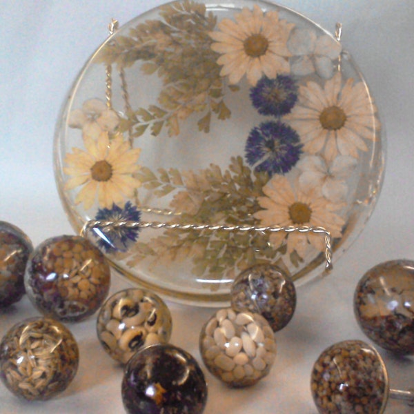 Retro-Tastic Resin Kitchen Accessories - Dried Flower Trivet and Herb/Seed Drawer Pulls