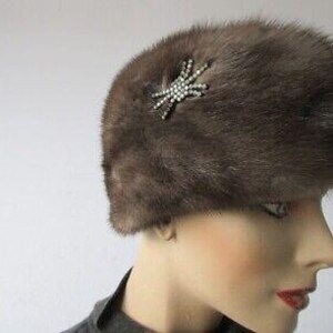 Luxury Women\'s Rare Blue Iris Mink Fur Beret Hat - Taupe 083A6205_cropped-RQ.png?v=  main image 2