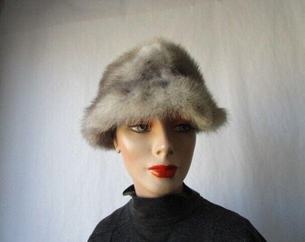 Women display picture 2