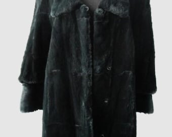Damen Pelzmantel Gr. 10 Grün geschorene Bisamratte MINT+