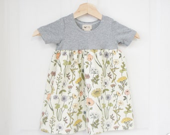 Vestido Baby Doll con Flores Silvestres – Crema y Gris, Jersey de Algodón Hecho a Mano