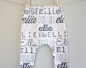 Personalisierte Baby Haremshose, Name Leggings, Monochrom